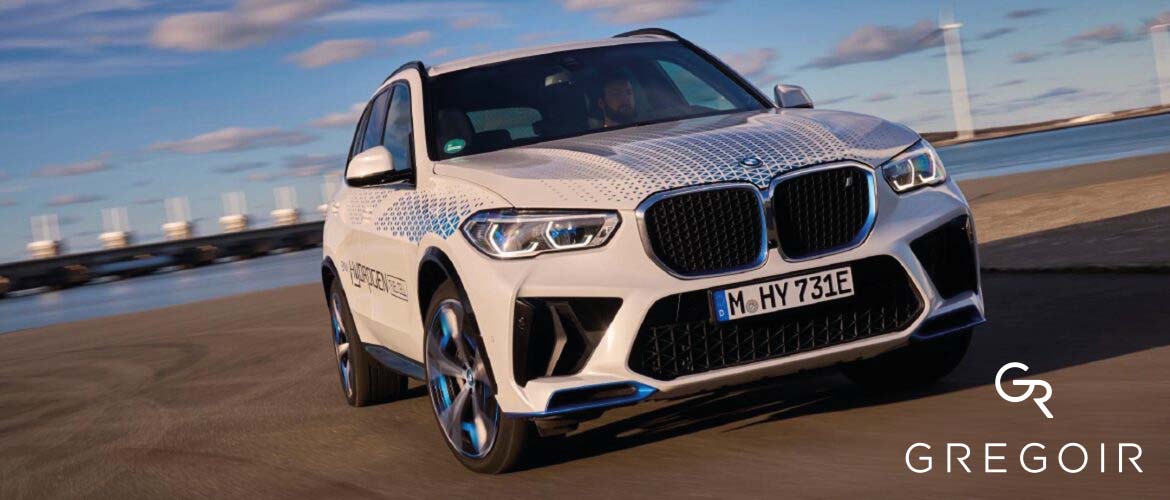 Testvloot van de BMW iX5 Gaat voor de eerste keer de baan op.